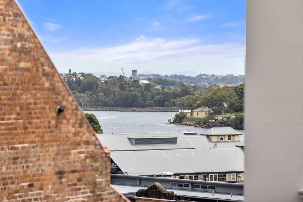Urban Retreat Near Harbour Apartment